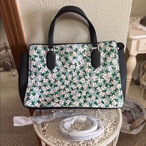 Kate Spade Laurel Way Reese Satchel Green with Flowers- Like New